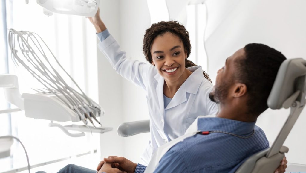 how-much-does-the-dentist-make-featured.jpg