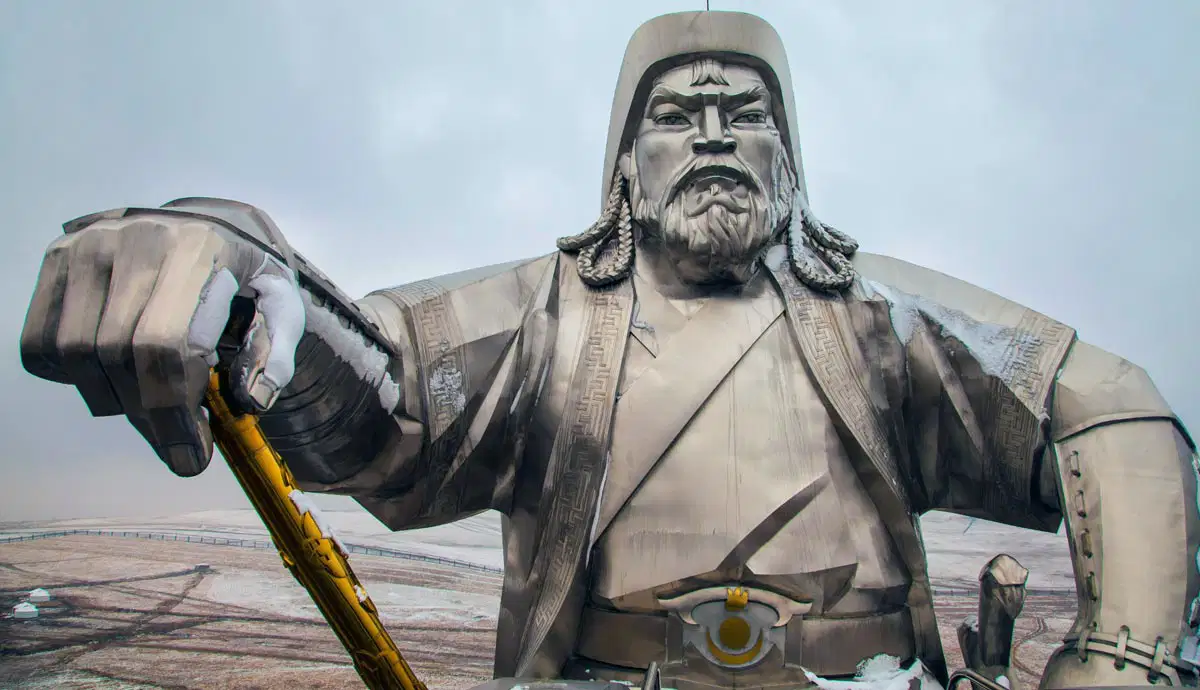 genghis-khan-height.jpg